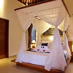 Dina Villa