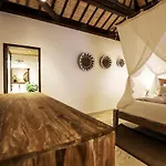 Secret House: A Hidden Paradise For Young Couple