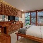 Yarama Cottages