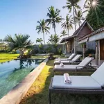 Charming Wooden Villa 5 BR Ubud w Staff