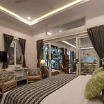 Ethan Villa