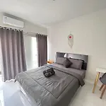 White Sandat Guest House