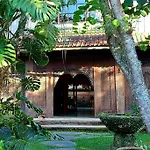 Wooden House Peliatan