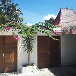Villa Kayu Keluarga Lilas