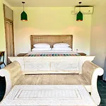 Widya Luxury House
