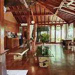 Malathi Traditional Joglo House With Pool View