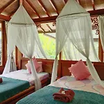 Malathi Traditional Joglo House With Pool View