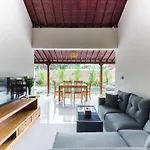 Tutik Private House By Supala