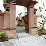 Oasis. Central Ubud - Casa Tepi Kali 1