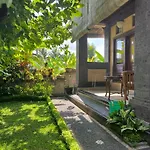 Three Dewi\'S Guest House