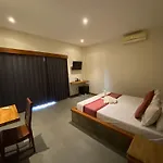 Warsa\'S Garden Bungalow And Spa