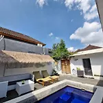 White Sandat Guest House