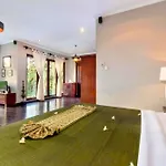 Neena 1 Bedroom Suite Zn245
