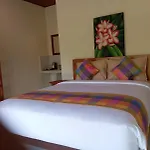 Meme Lan Bape Guest House