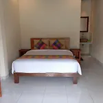 Meme Lan Bape Guest House
