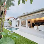 Nick Villa