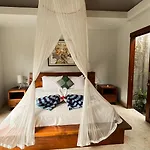 Villa Sukra