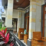 Mira Family Homestay