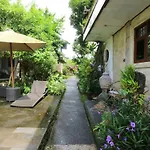Oka Kartini Bungalows