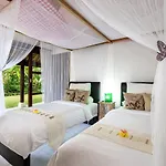 Villa Candi Kecil Empat By Villa Finder
