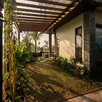 Howlite Private Villa