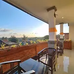 Kubu Taman Home Stay