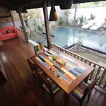 Villa Rumah Lumbung The Wooden House