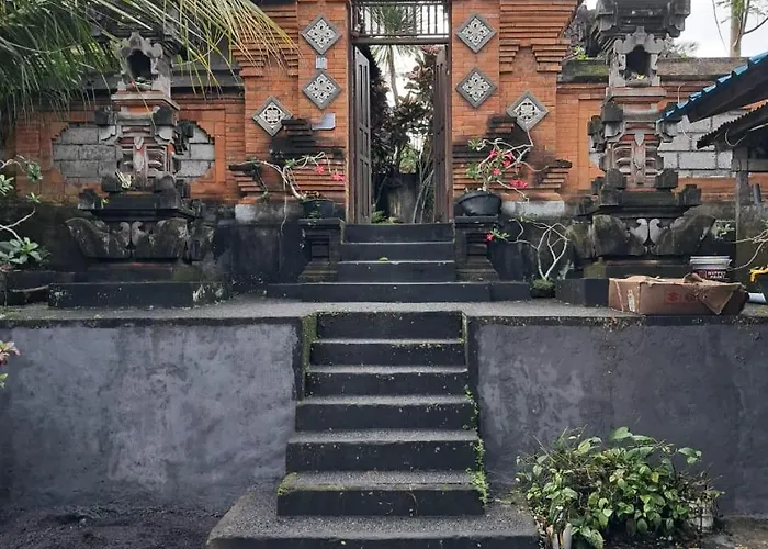 Wisuda Guest House