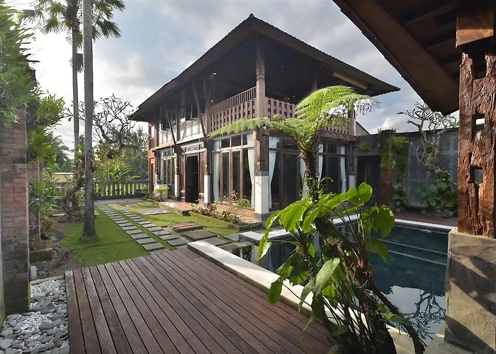 Wooden Villa By Prasi