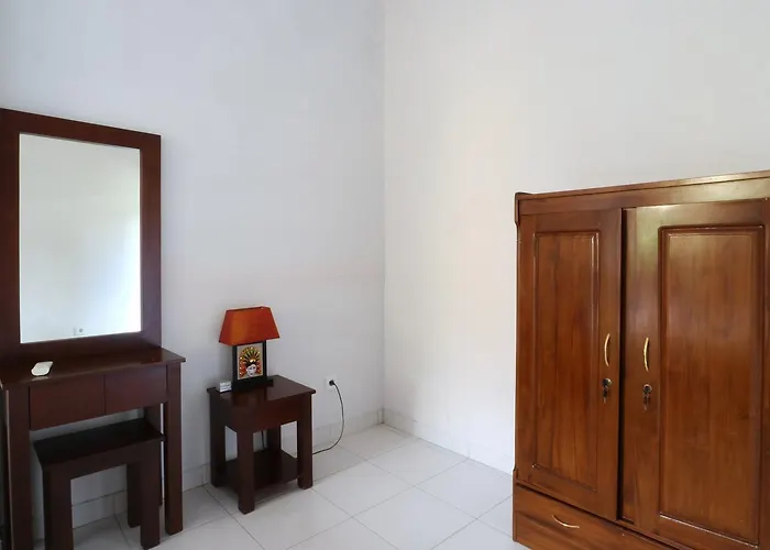 Oka Kartini Bungalows