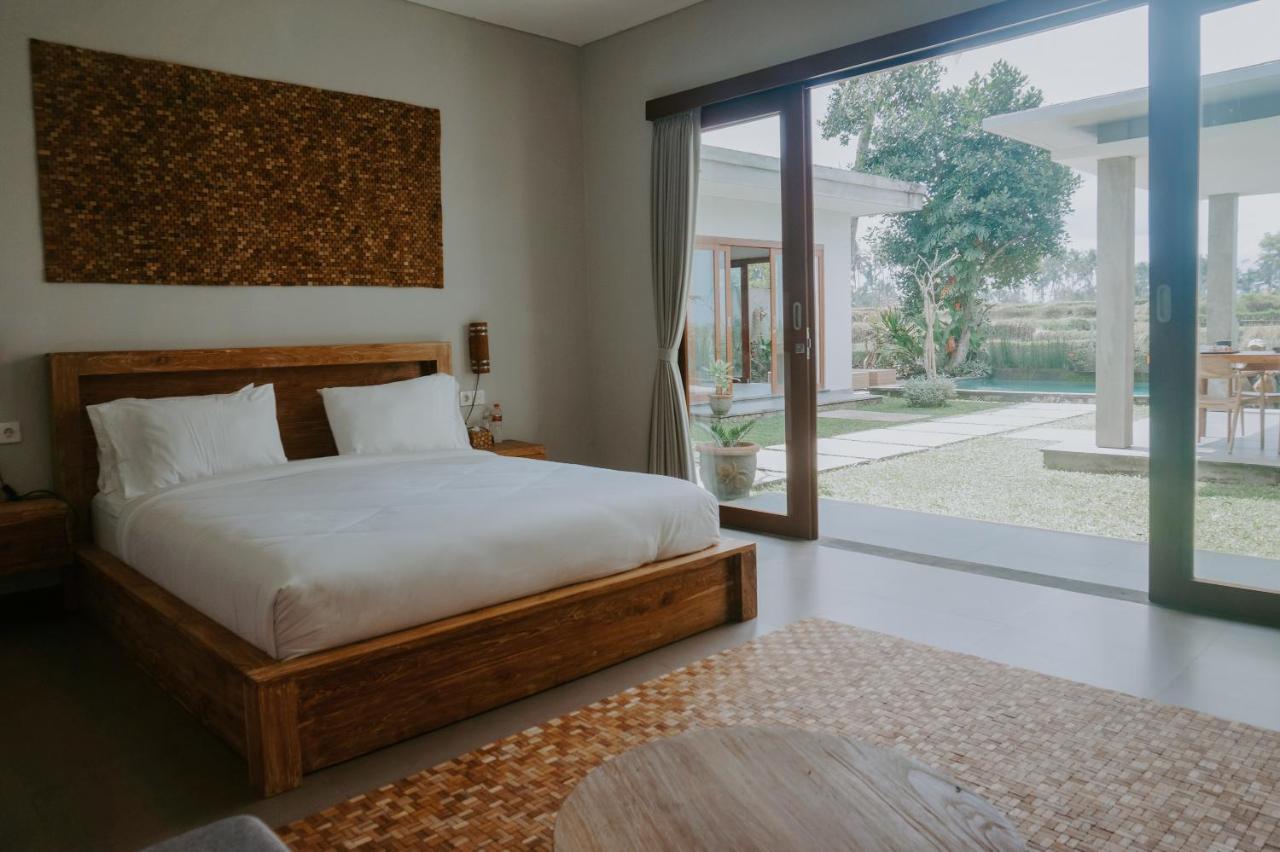 Anggira Villa *