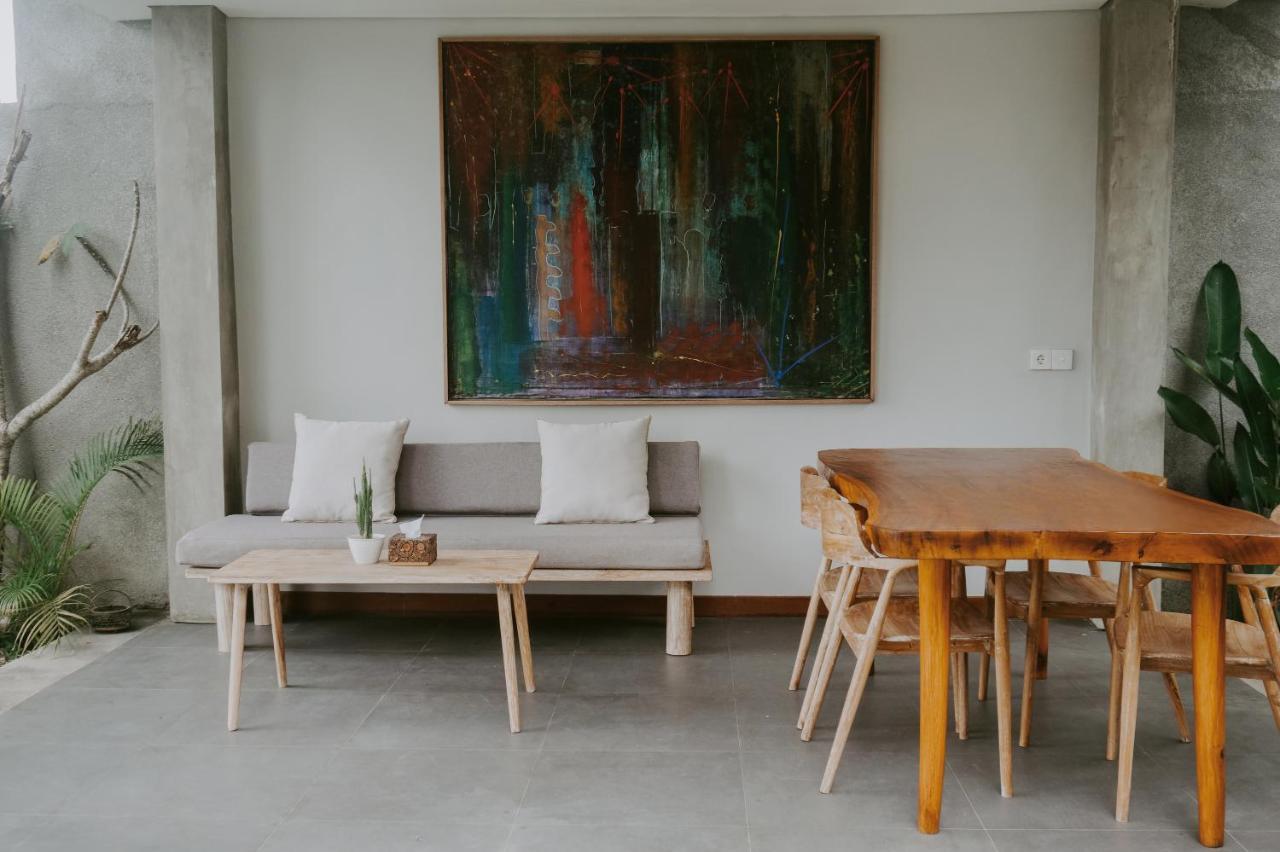 Anggira Villa *