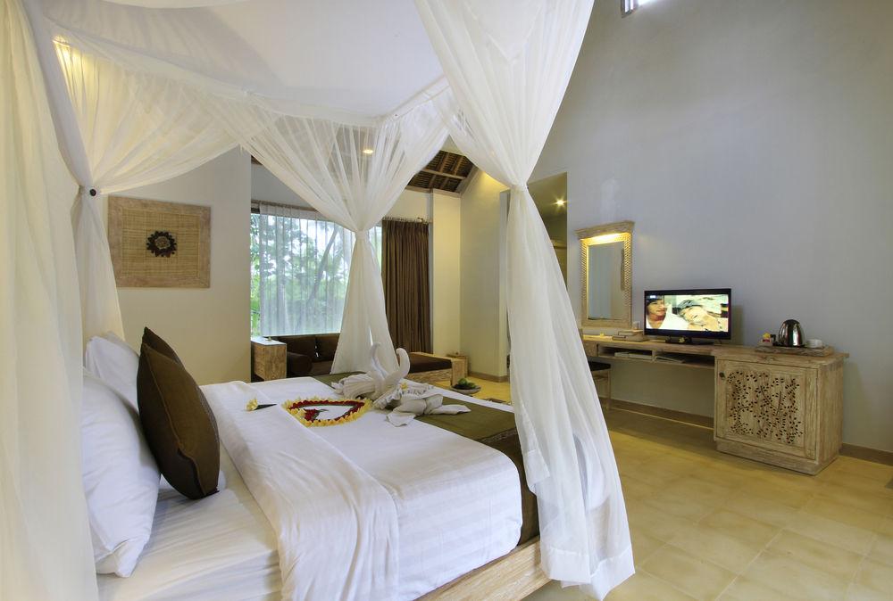 Puri Sunia Resort 4*