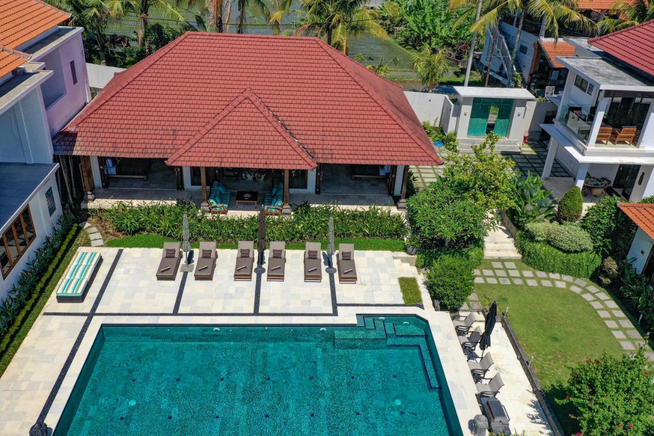 Wake In Paradise And Luxury Lebah Villa *