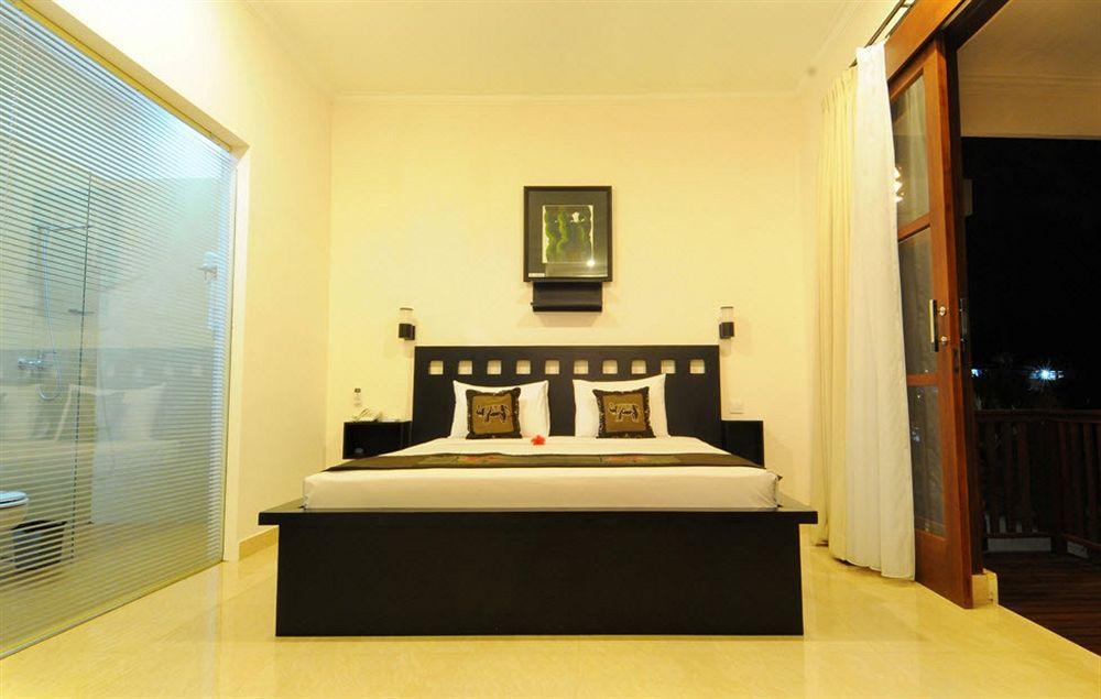 Hotel Indira 3*