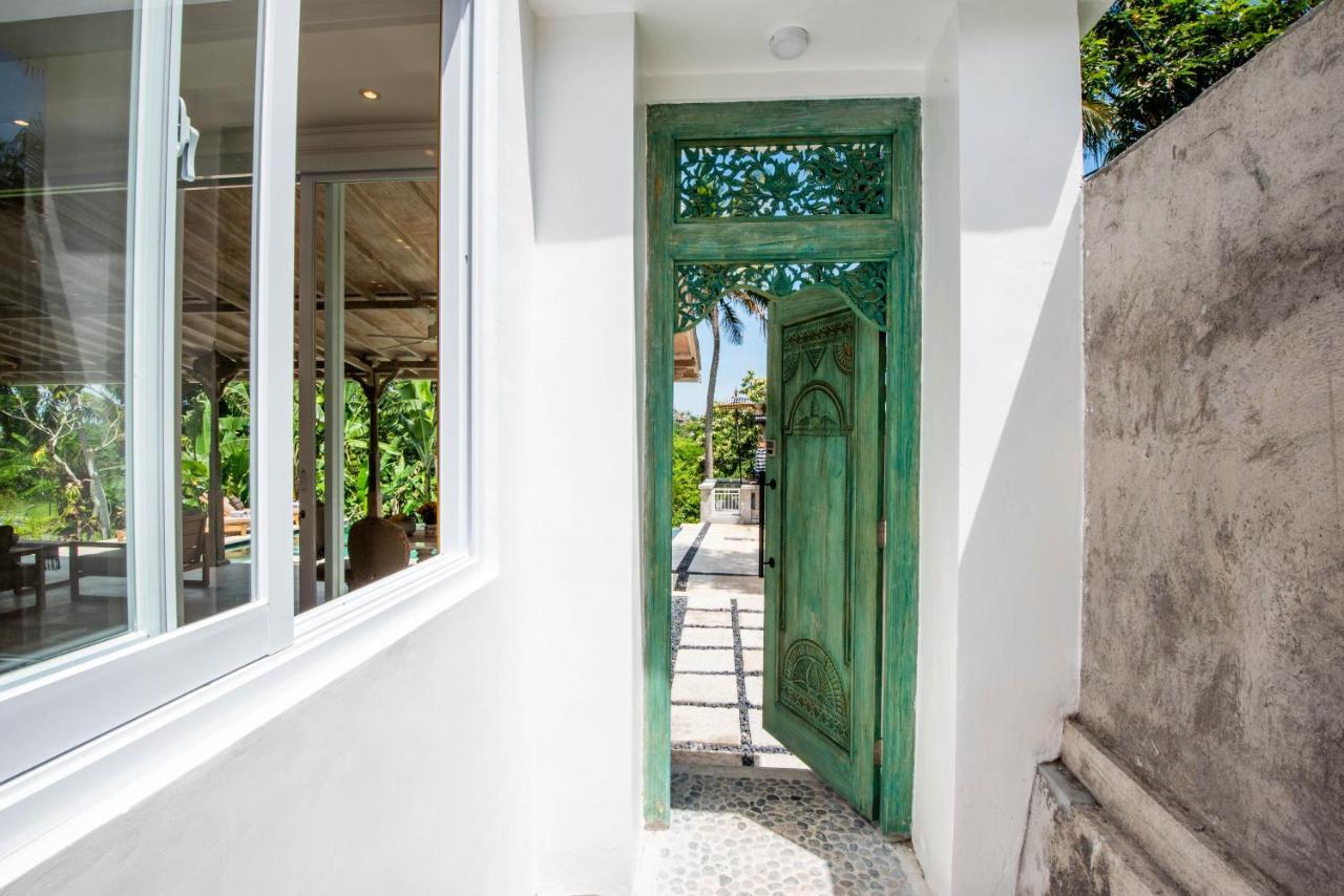 Wake In Paradise And Luxury Lebah Villa Ubud