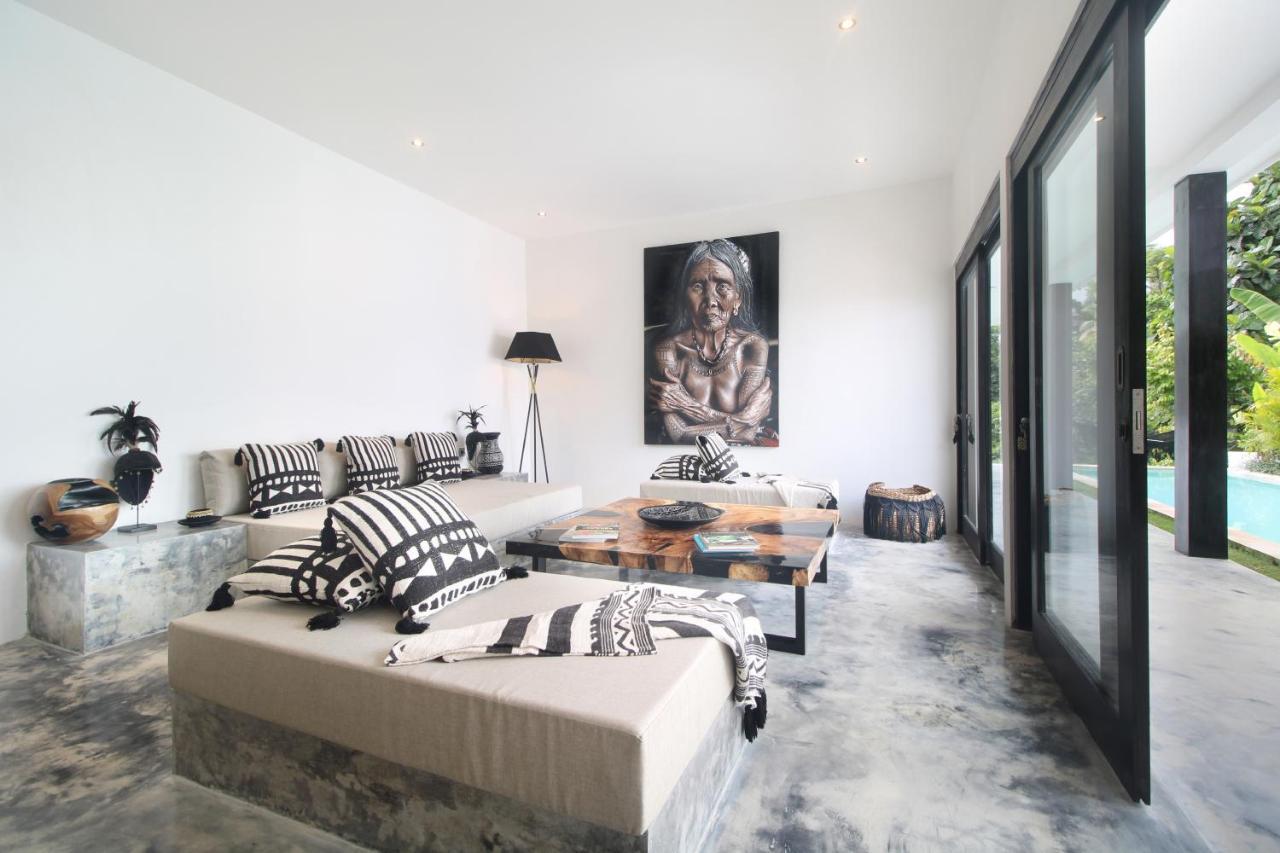 Jungle's Door By Is Simple Villa *
