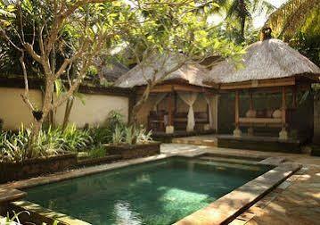 Resort The Village &