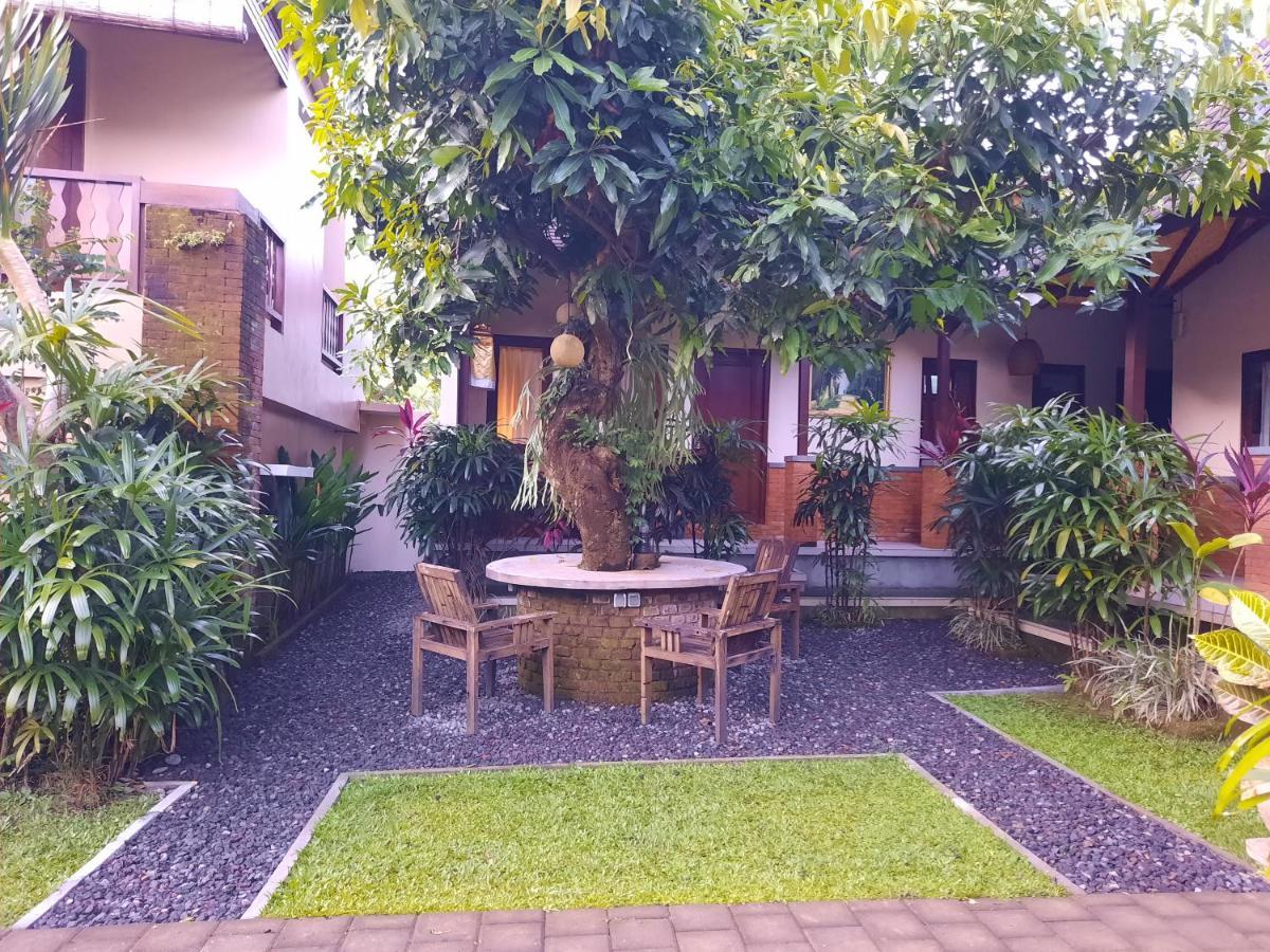 Wisma tamu Sahadewa House 2*