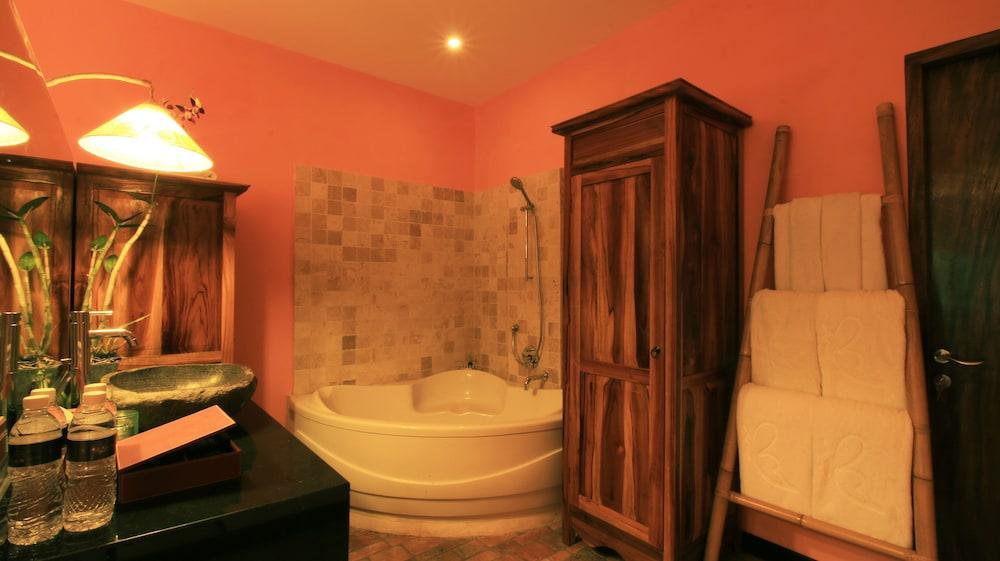 Jungle Retreat By Kupu Kupu Barong Hotel
