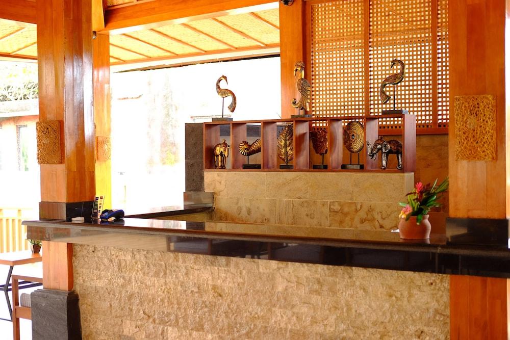 Sari Hotel 3*