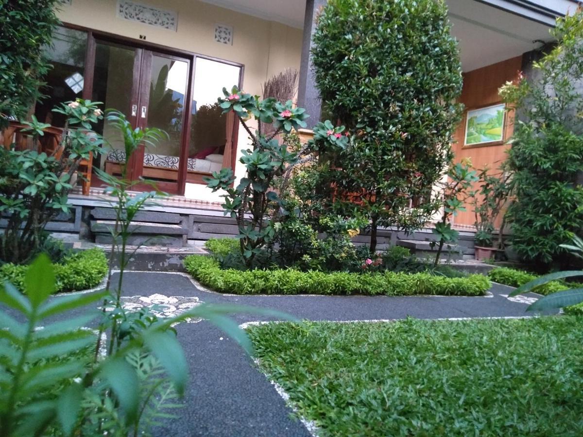 Uma Taman House 2*