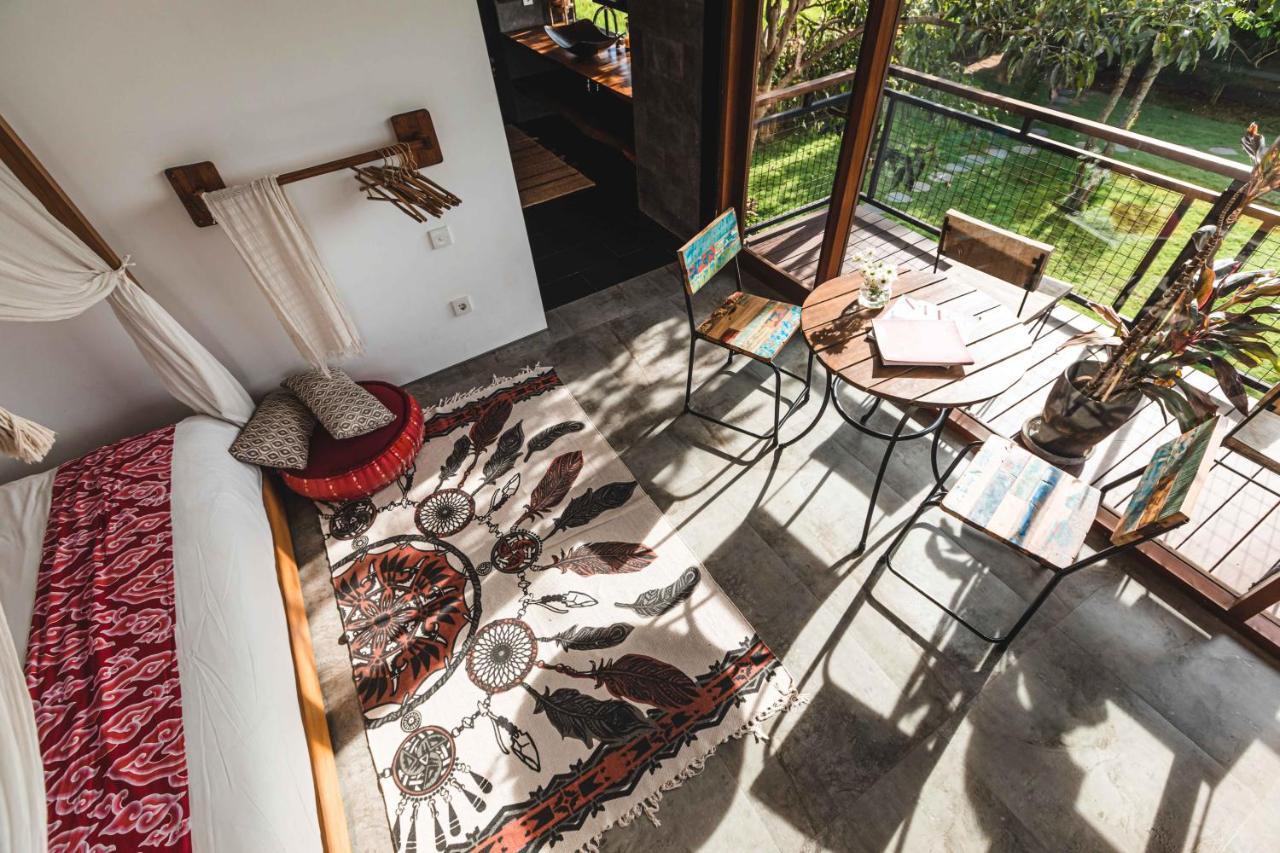 3 Bedrooms Tropical Modernism Rice Field And Jungle Villa *