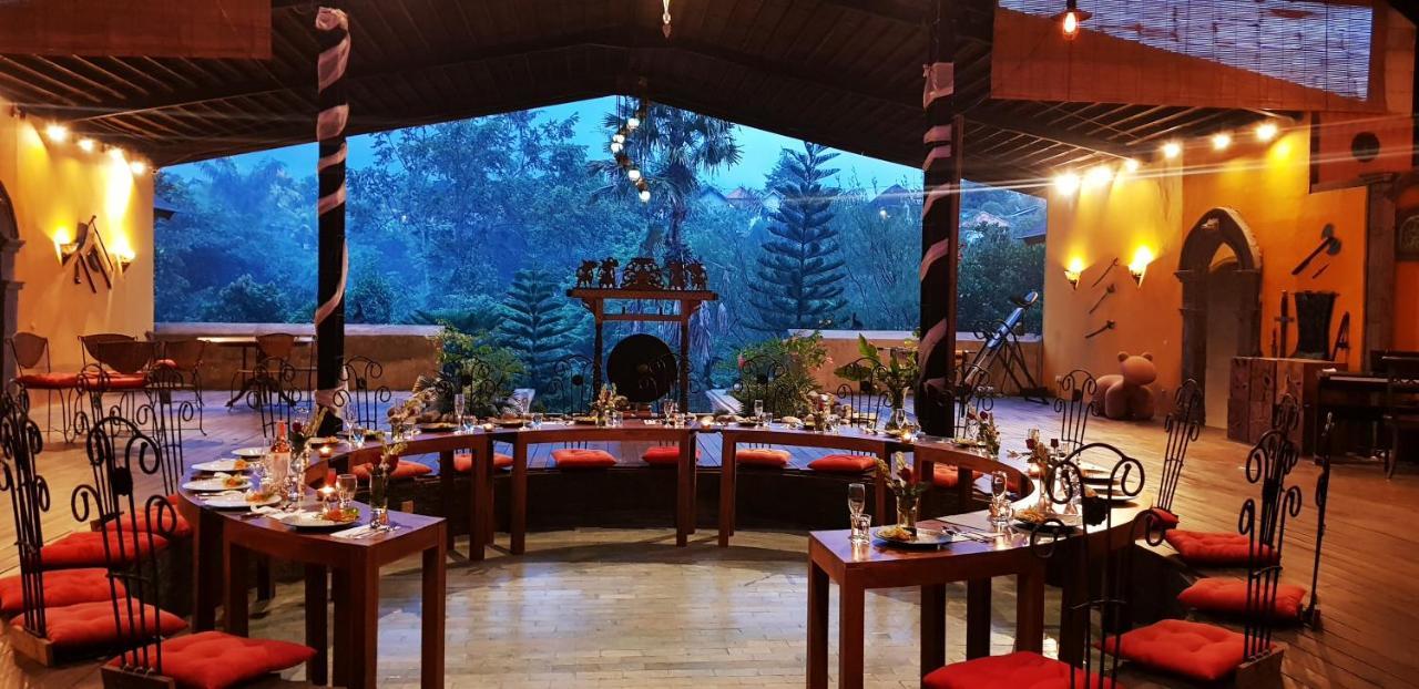 Avalon Castle & * Ubud (Bali)