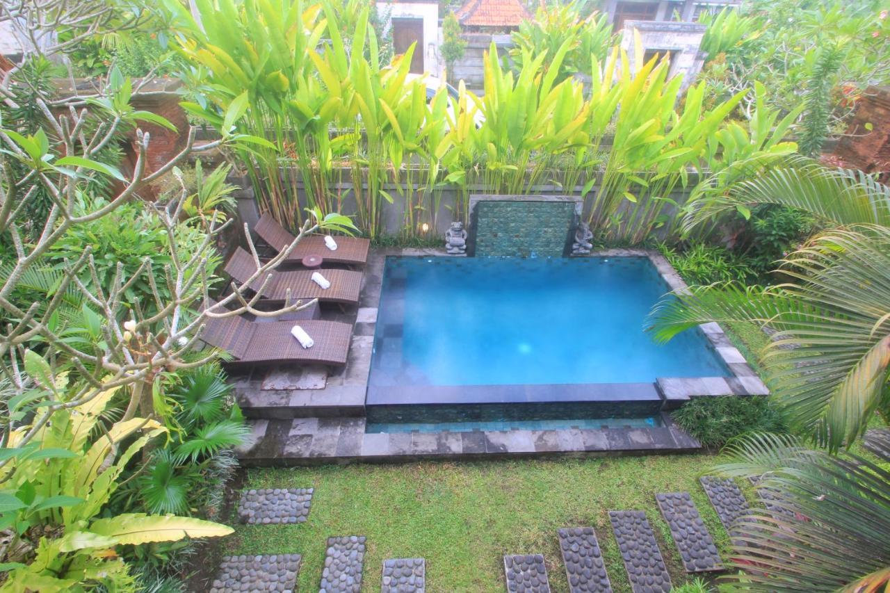 The Suci Sari *