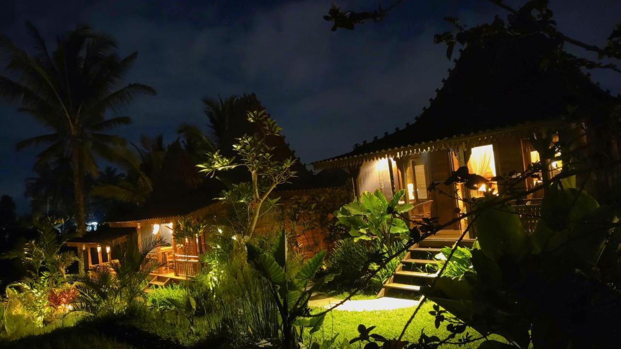 Neyang * Ubud (Bali)