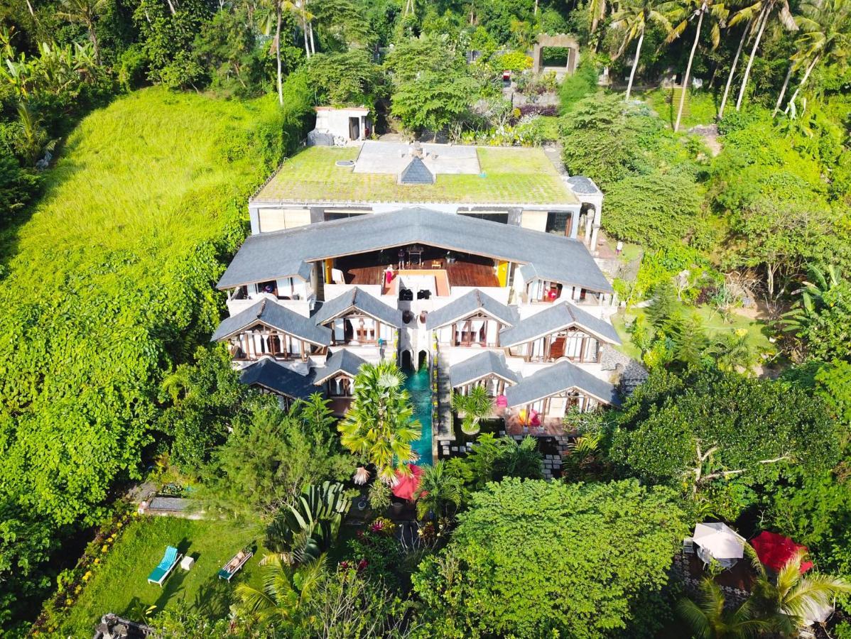 Avalon Castle & * Ubud (Bali)