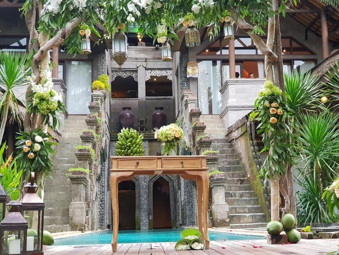 Villa Avalon Castle & *