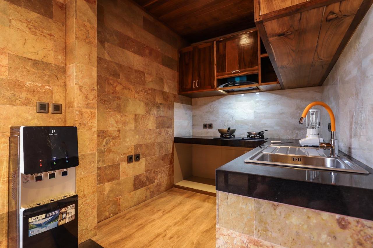 Villa Emerald: Precious Find In The Central *
