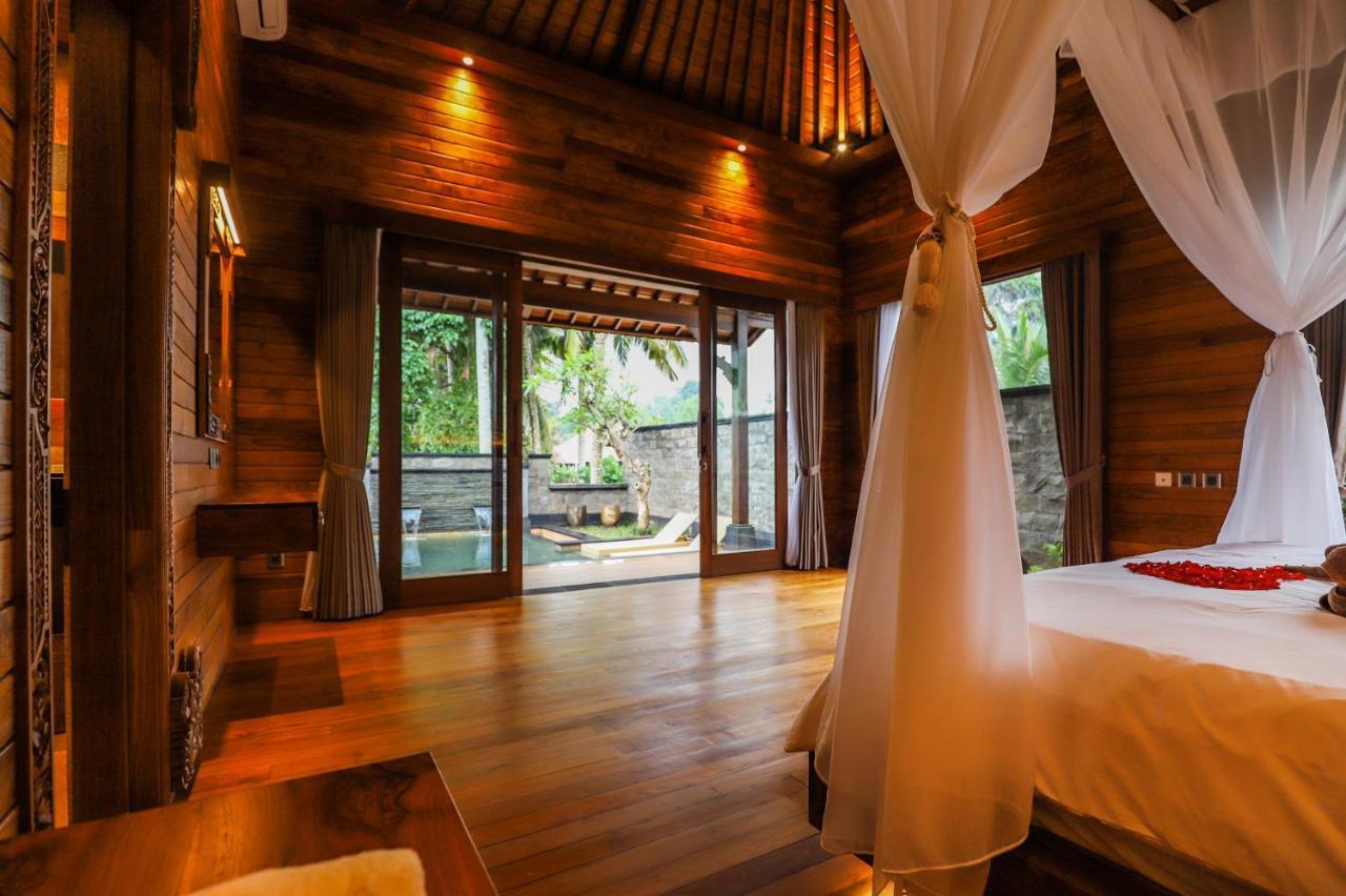 Emerald: Precious Find In The Central Villa *